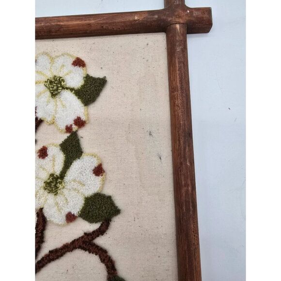 Vintage Handmade Cardinal & Dogwood Punch Needle Art In Wooden Frame - Picture 5 of 10